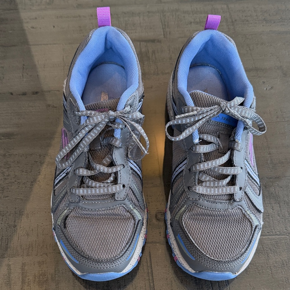 Skechers Women's Hillcrest Trail walking Sneaker. Size 7.0 Grey, Blue, purple - Picture 2 of 7